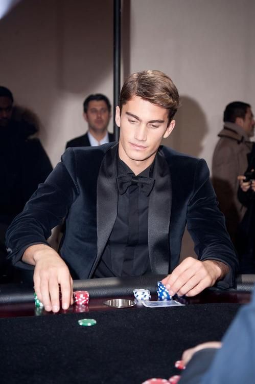 PAUSE Guide: Casino Attire