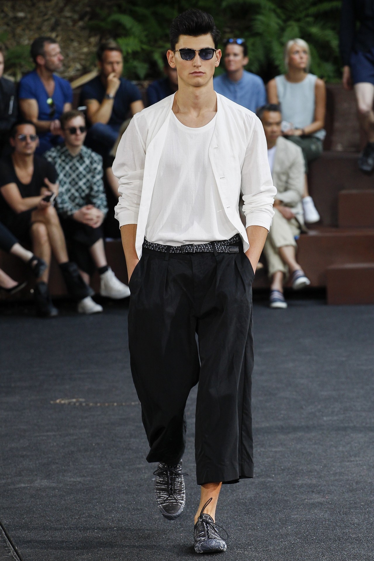 PFW: ISSEY MIYAKE Spring/Summer 2016 Collection