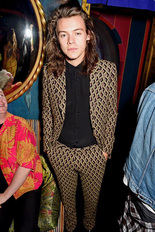 Spotted: Harry Styles in Gucci Suit