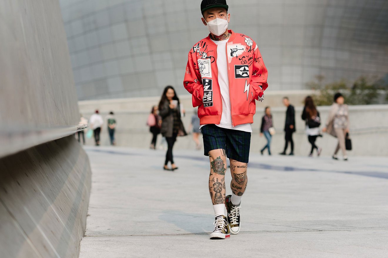 11 Tricks To Get Street Style Snapped at Fashion Week