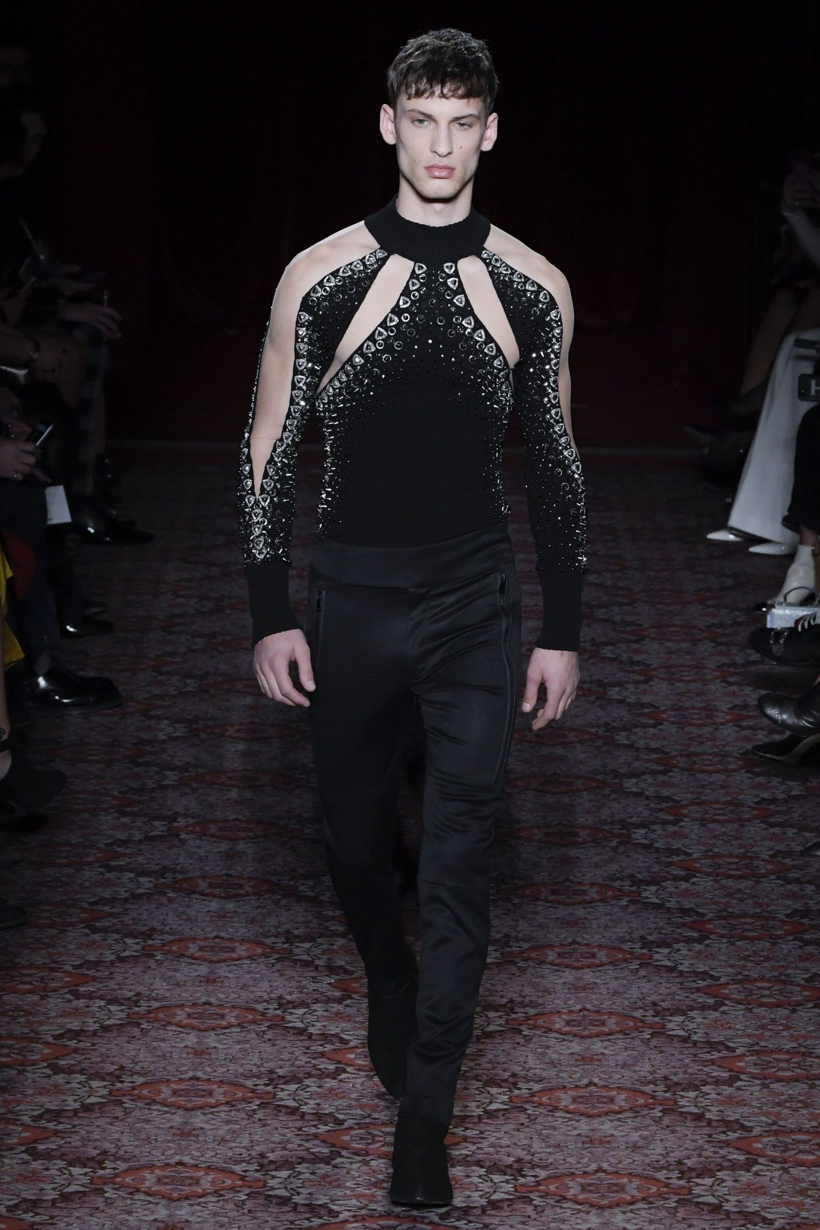 LFW: Julien Macdonald Fall/Winter 2017 Collection