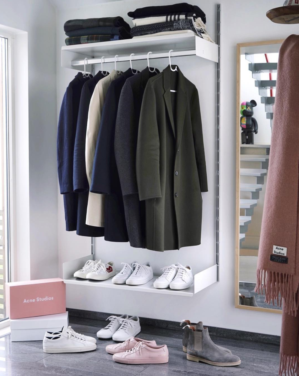 PAUSE Guide: How to Build a Basic Wardrobe