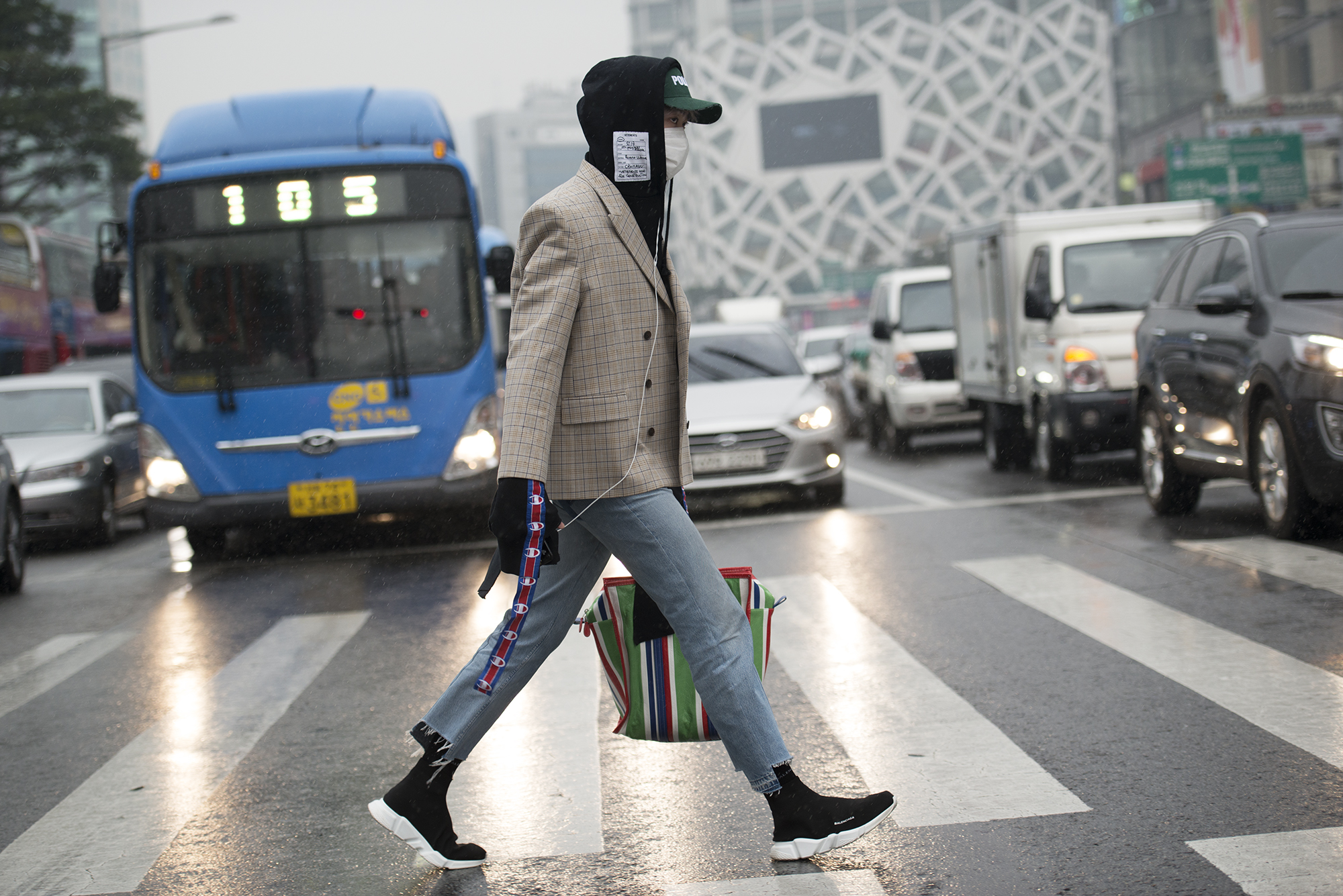Street Style Shots: Seoul Fashion Week Round Up