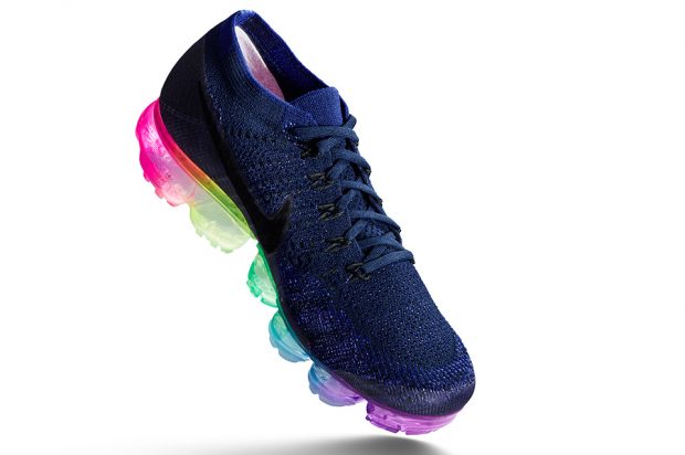 nike pride vapormax