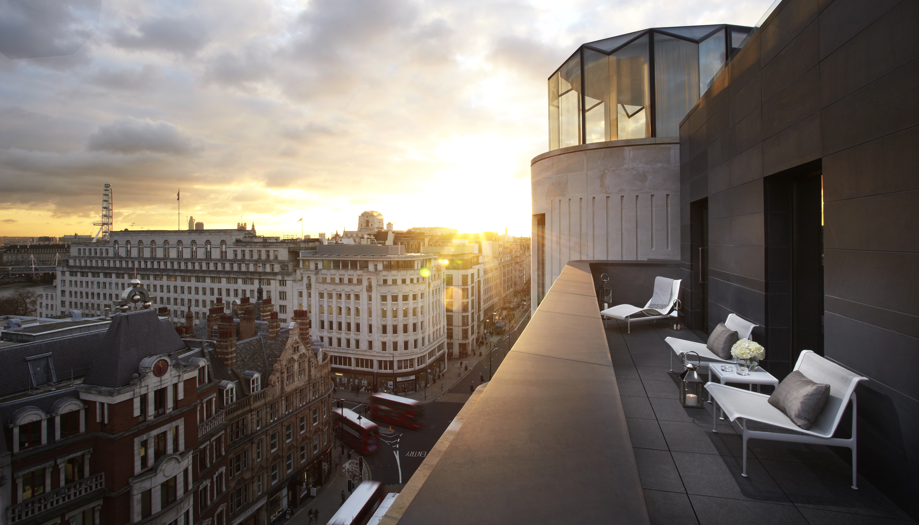 PAUSE Drinks: Radio Bar London