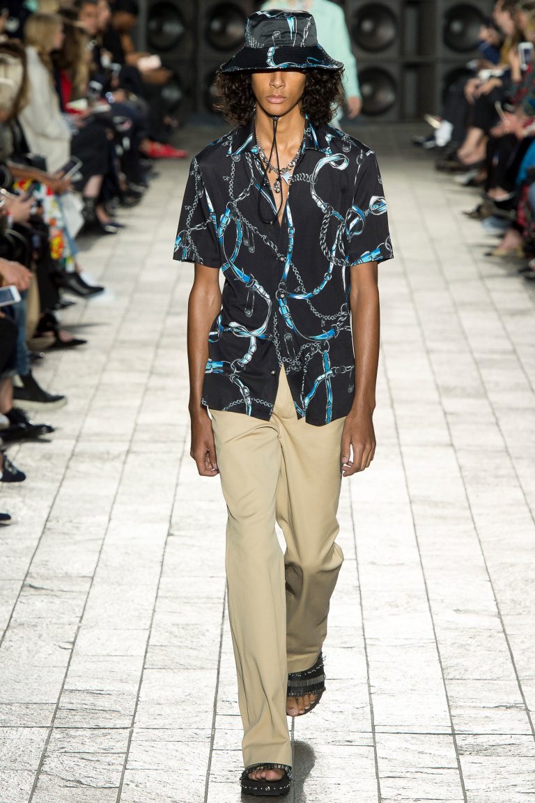 LFW: Versus Versace Spring/Summer 2018 Menswear Collection – PAUSE ...