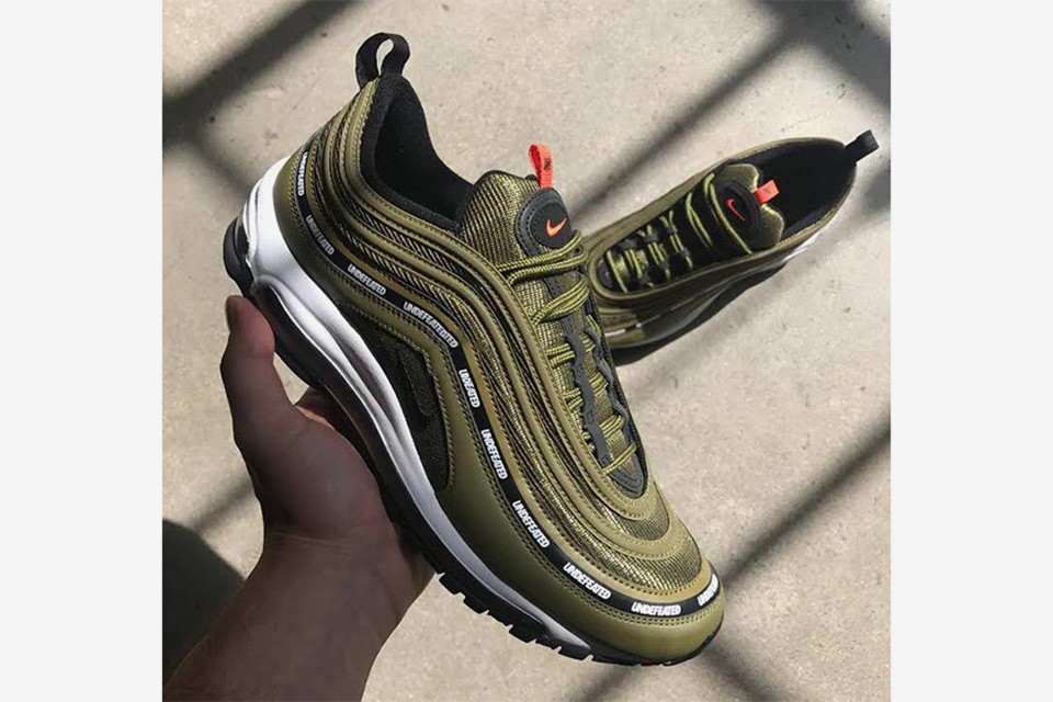 olive green air max 97s