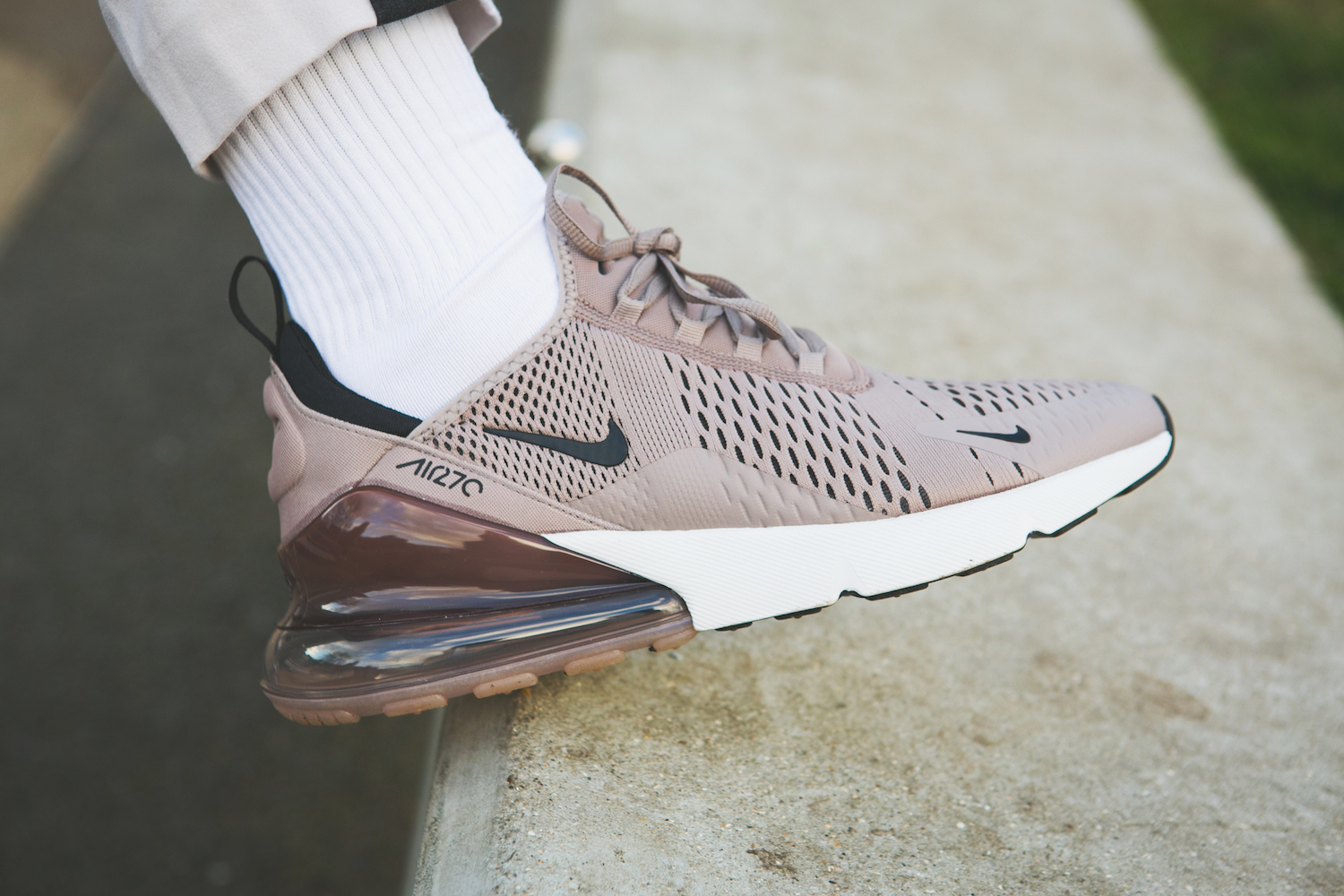 Nike air max 270 mens hot sale foot locker