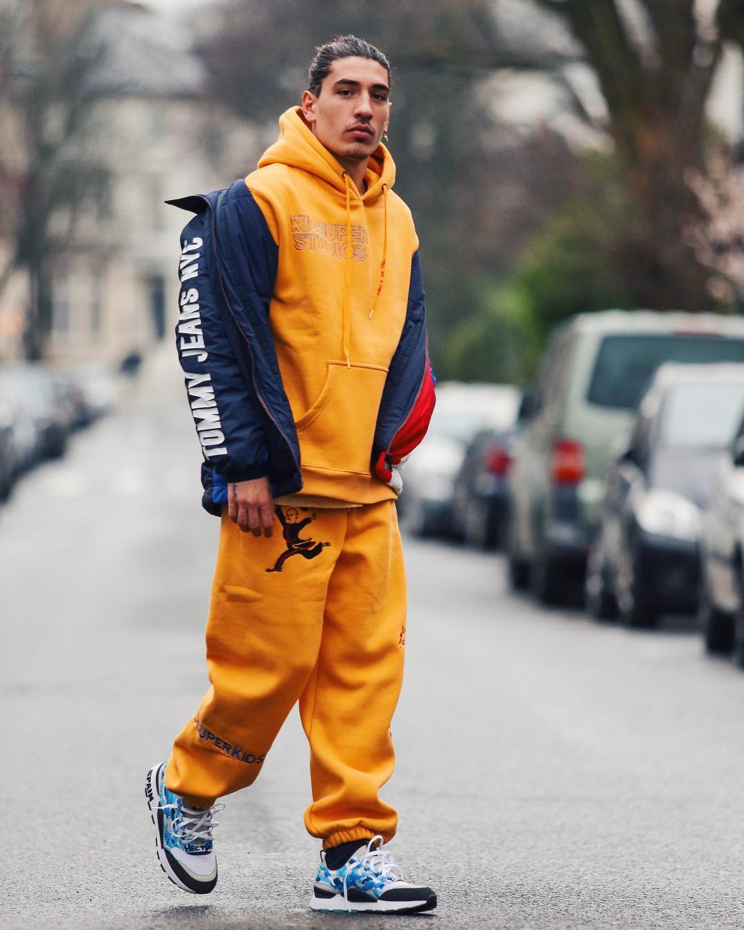 Bellerin takes in London Fashion Week while wearing another eye-catching  outfit