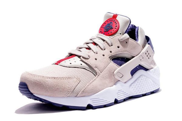 nike-air-huarache-and-nike-air-force-1-low-nasa-colorway-03-1200x800