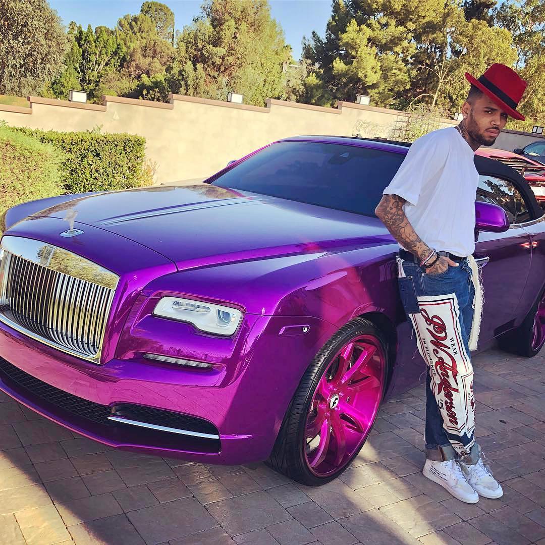 chris brown wearing jordans