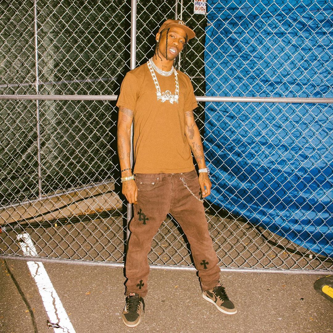 Spotted Travis Scott In Chrome Hearts Jeans And Nike Sb Dunks Pause