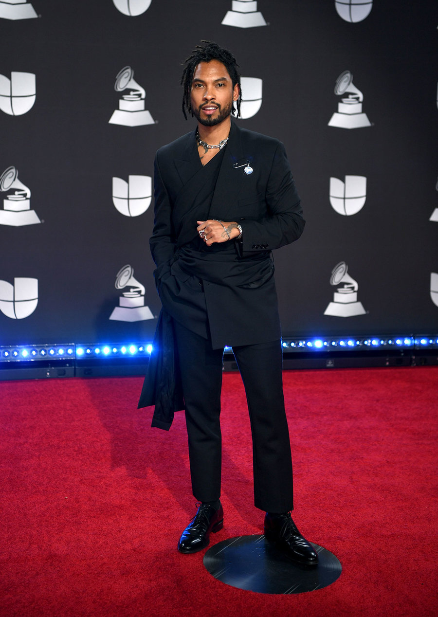SPOTTED: Miguel Attends Latin Grammys in Dior Men Suit