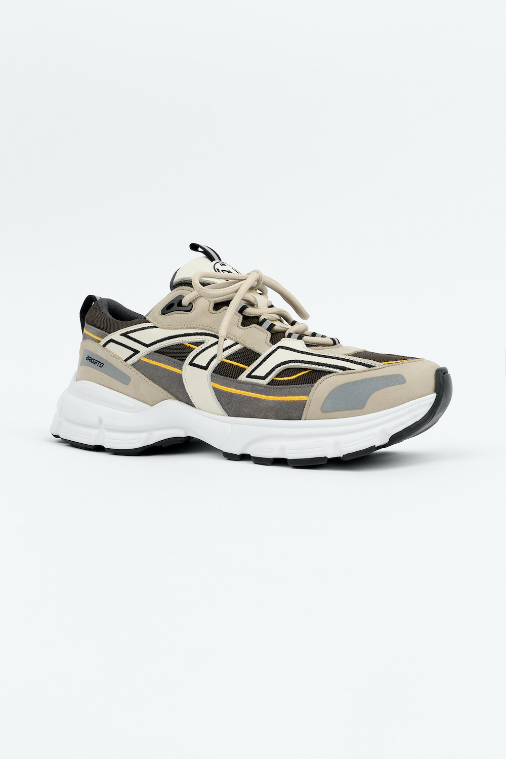axel arigato marathon runner white brown