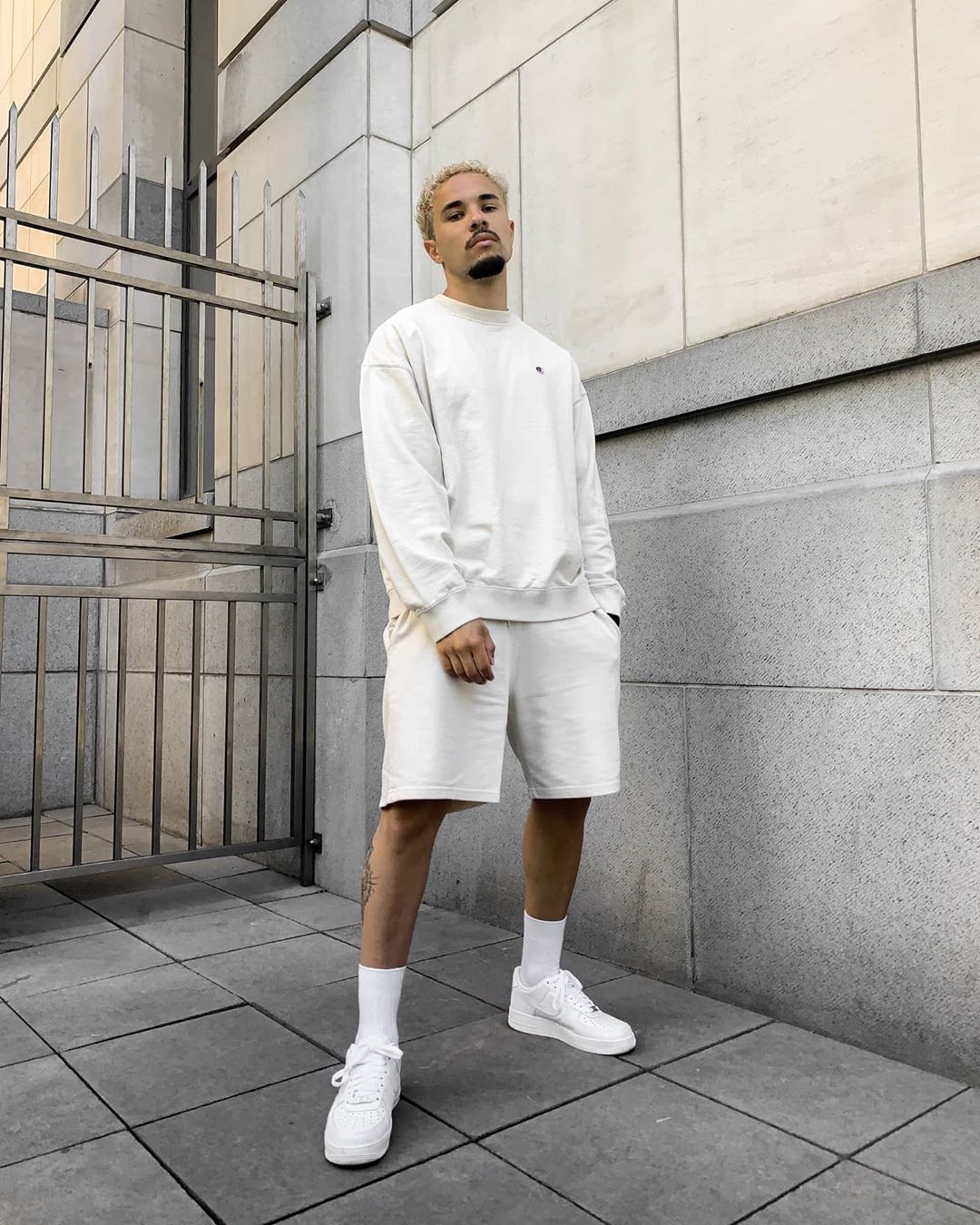 Air force outlet 1 white outfits