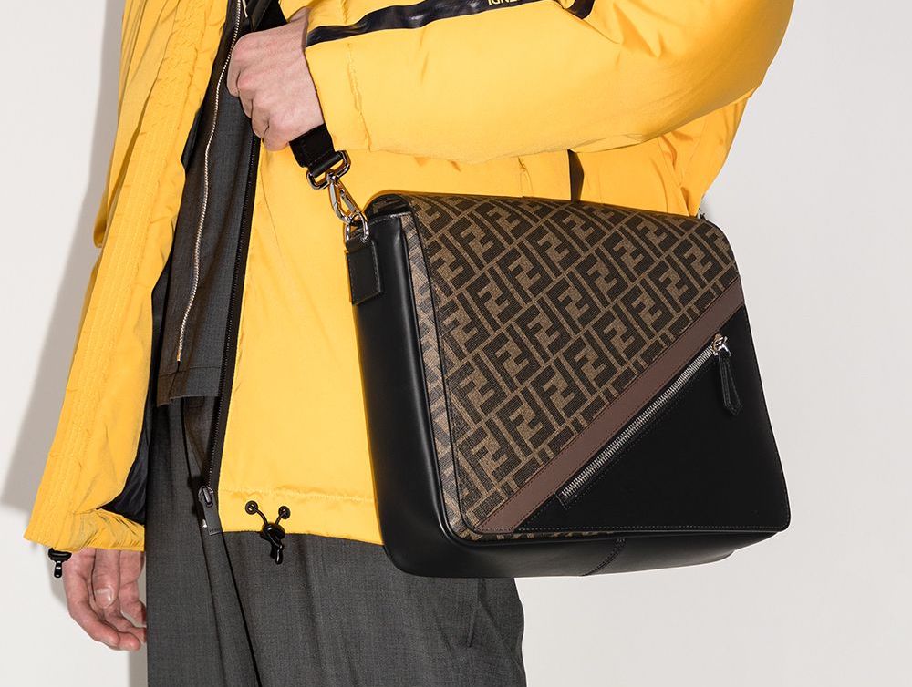 PAUSE or Skip: Fendi FF Logo Messenger Bag