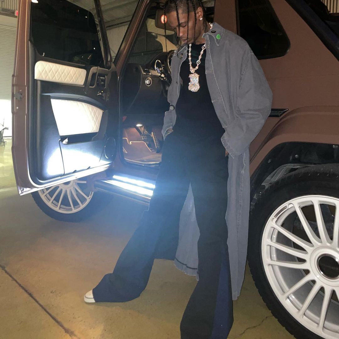 SPOTTED: Travis Scott rolls up in Raf Simons – PAUSE Online | Men's ...