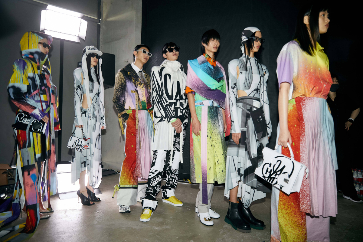 Streetwear trends from Off-White fashion show