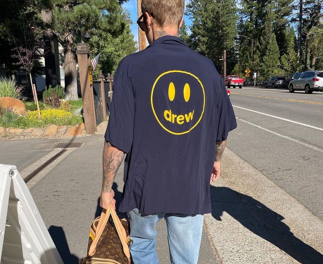 SPOTTED: The Biebs Steps out in Drew House, Louis Vuitton & Supreme x Nike