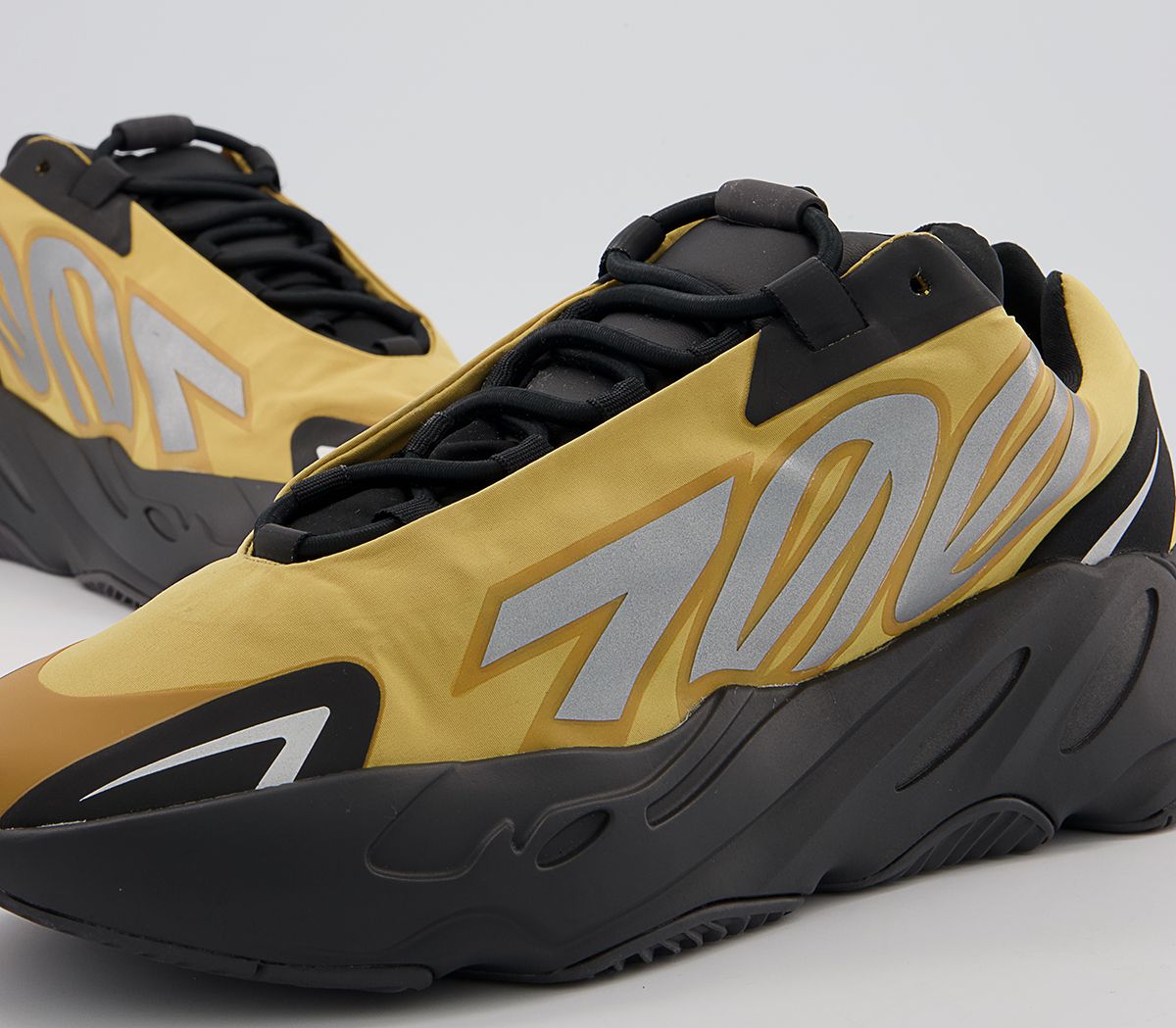 PAUSE Picks: 5 Sneaker Releases of the Week