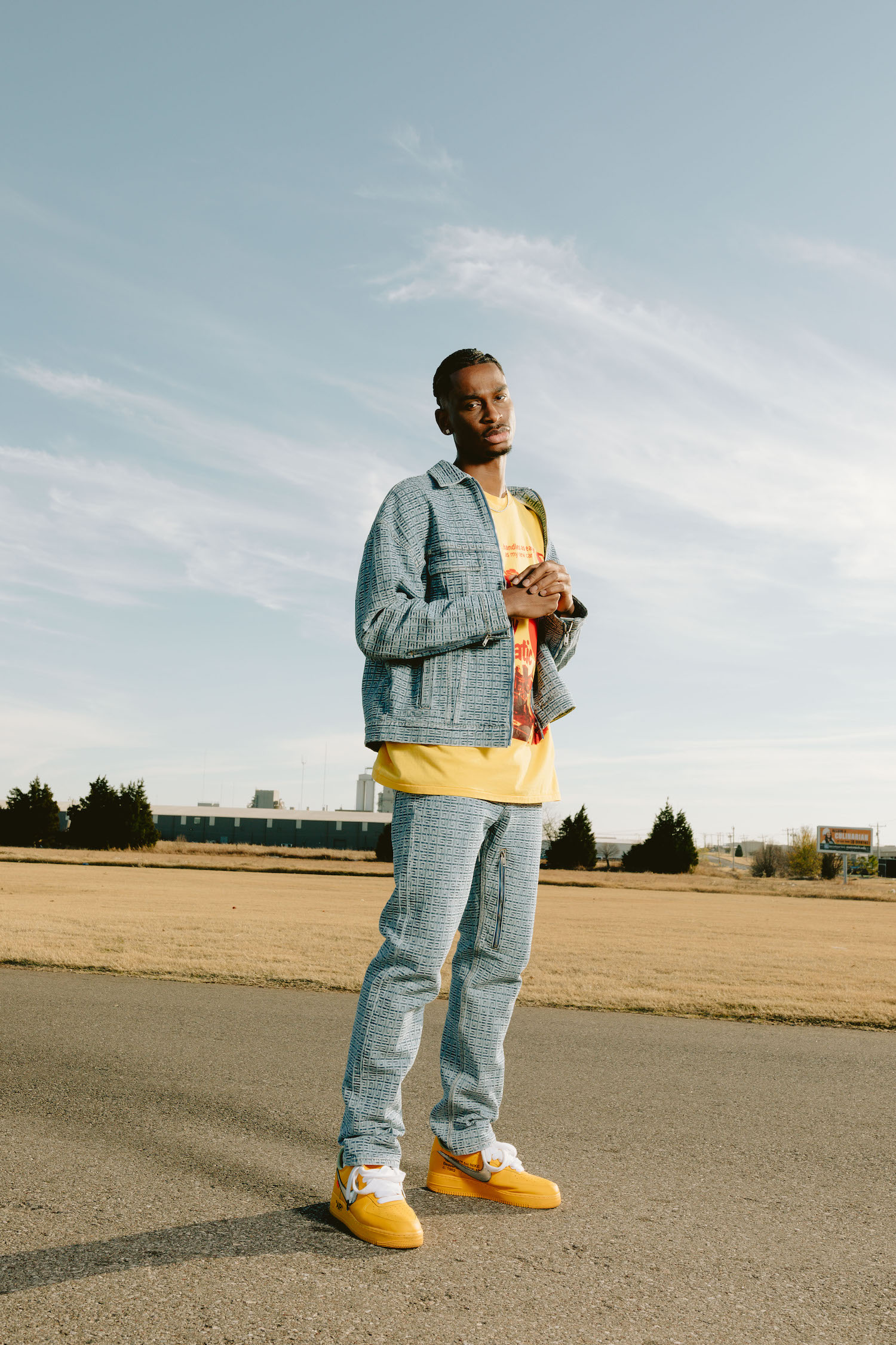 shai gilgeous-alexander  Street fashion men streetwear, Nba fashion,  Streetwear outfit ideas