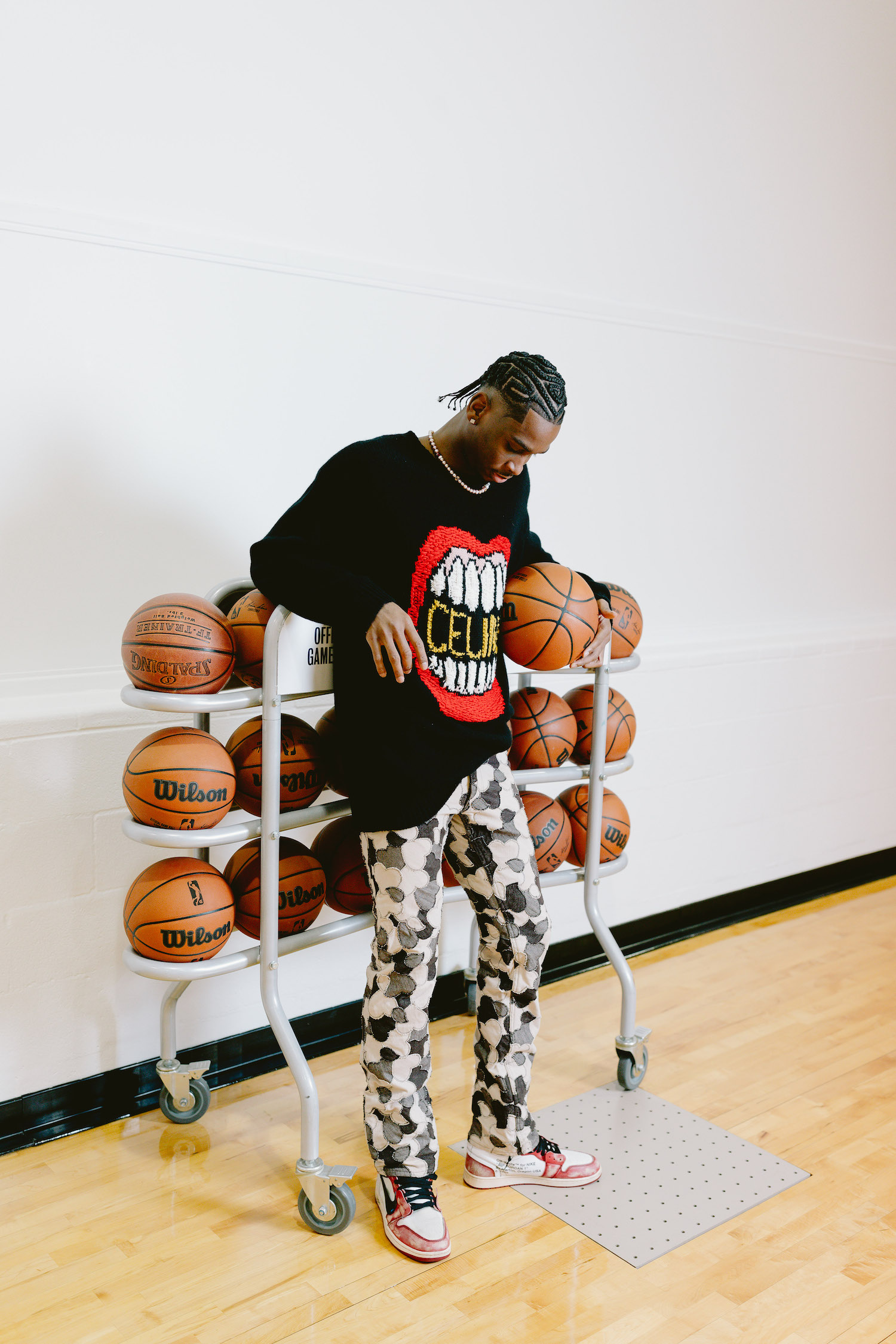 SPOTTED: Shai Gilgeous-Alexander Hits New York Fashion Week in Balenciaga &  Givenchy – PAUSE Online