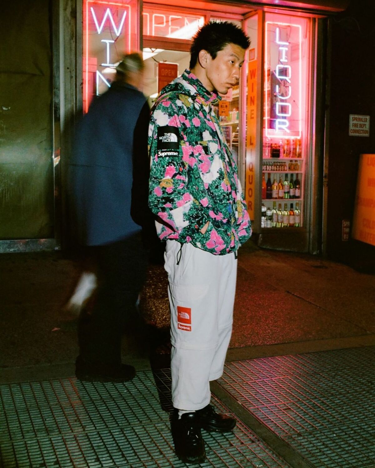 ジャケット/アウターSupreme Trekking Convertible Jacket M