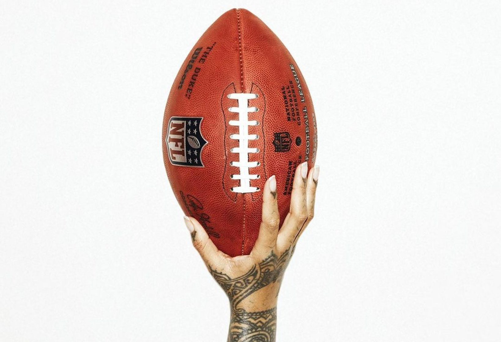 Rihanna to Perform at Super Bowl Half-Time Show