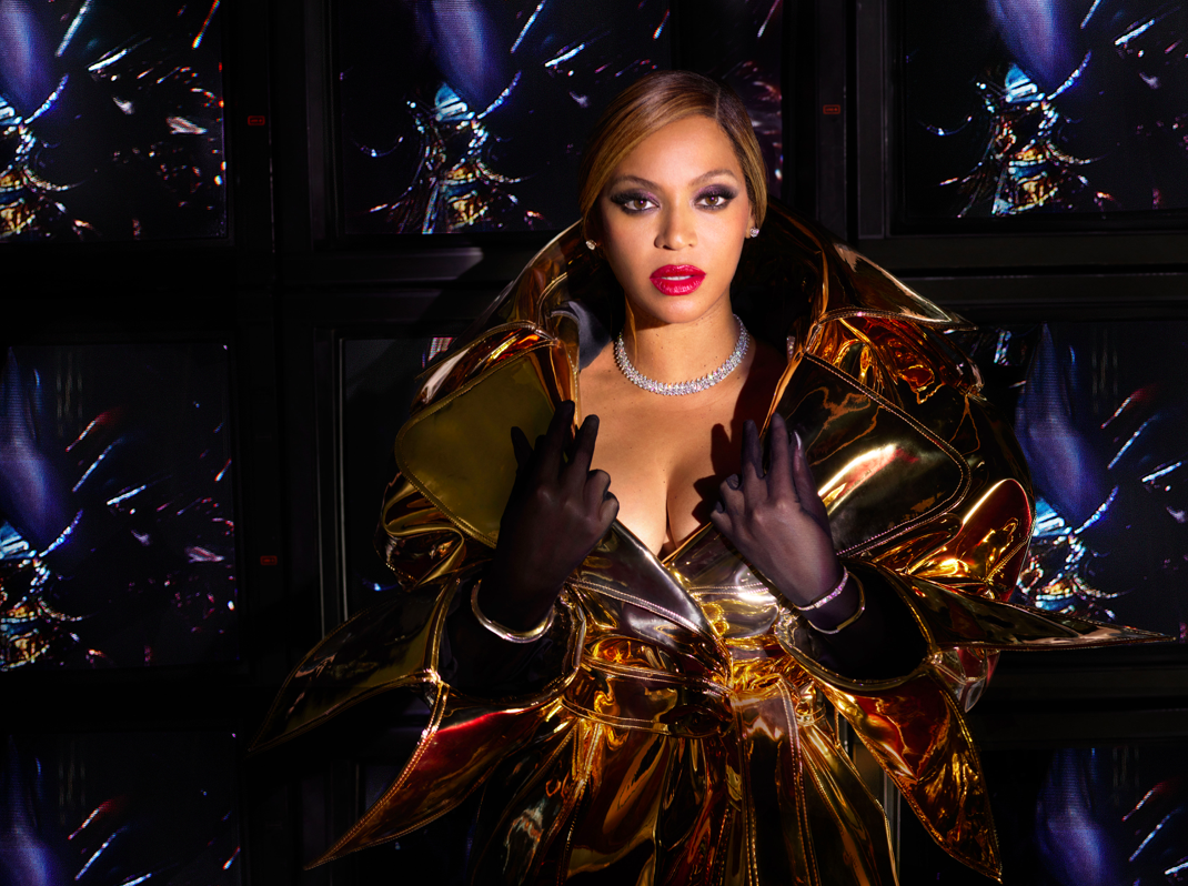 Beyonce Stars In Tiffany&Co. Campaign “Lose Yourself In Love”