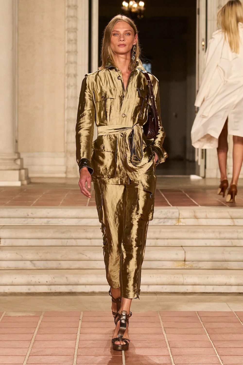 https://pauseonline.s3.eu-west-2.amazonaws.com/wp-content/uploads/2022/10/00042-ralph-lauren-spring-2023-ready-to-wear-credit-brand.jpeg