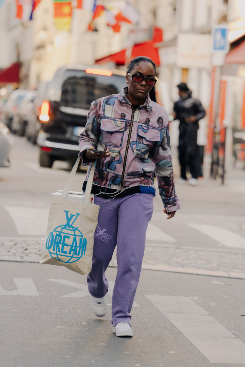 Street Style Photos at Fall 2023 Paris Fashion Week Men's Shows – Footwear  News