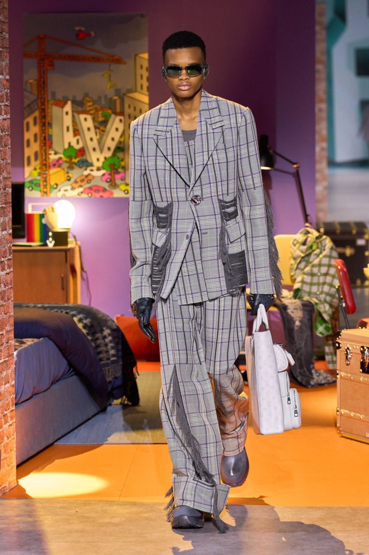 Louis Vuitton Fall 2020 Menswear Collection  High fashion men, Suit  fashion, Mens fashion