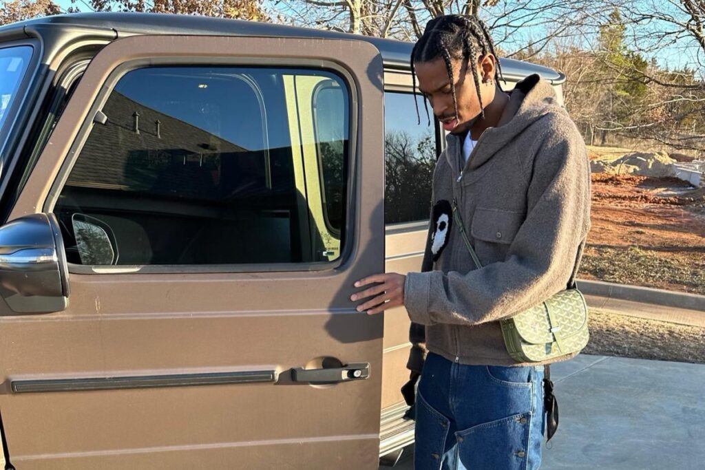 SPOTTED: Shai Gilgeous-Alexander Goes for a Stroll in New Converse