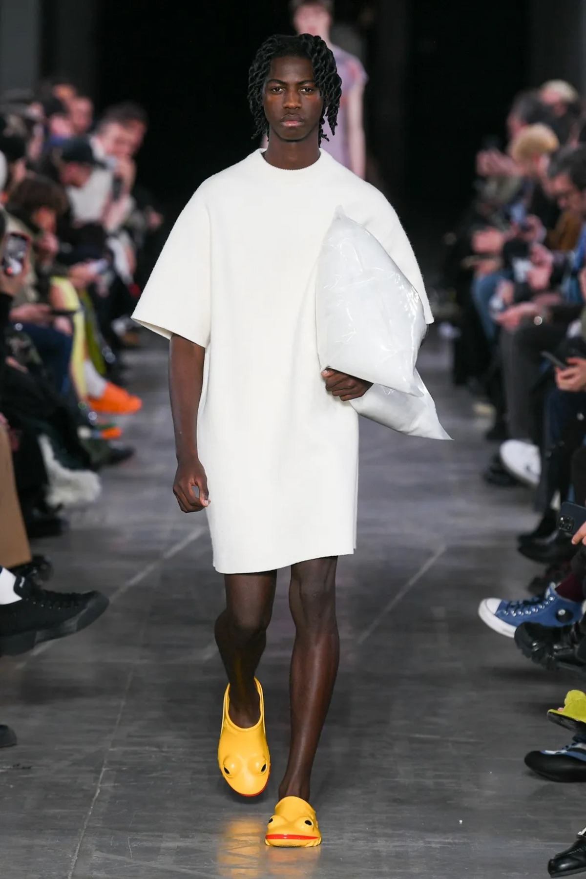 MFW: JW ANDERSON Men's FW23.24 and Women's Pre-Fall 2023 Collection