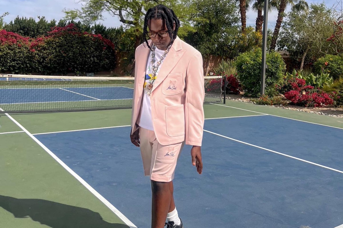 SPOTTED: Don Toliver Keeps up Appearances Wearing Custom Needles