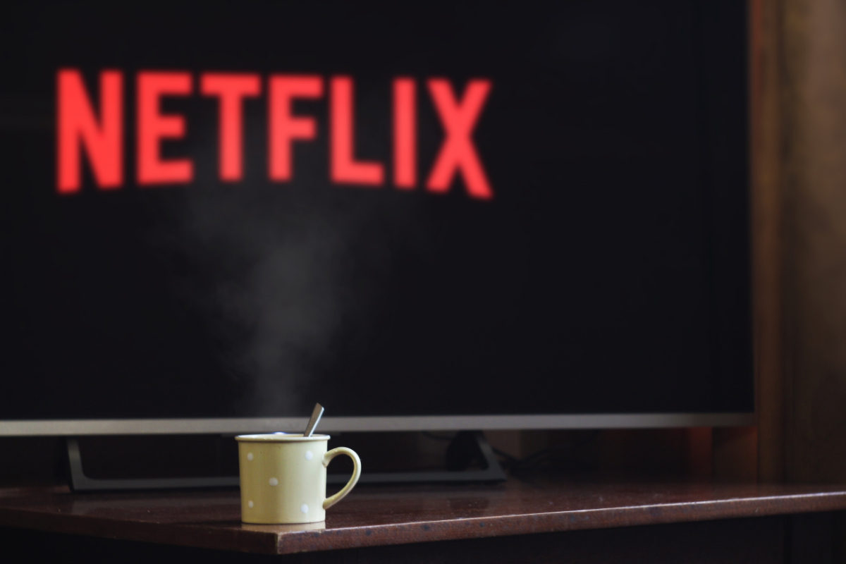 5 Modern Shows That Have Brought Back Vintage Styles