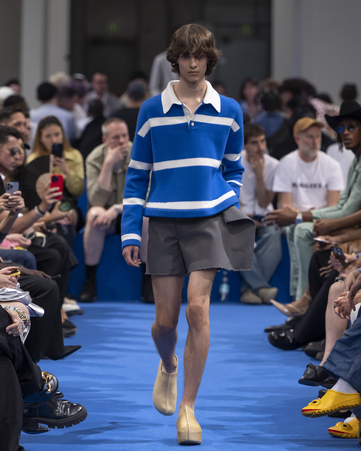 JW Anderson Fall Winter 2023-2024 - RUNWAY MAGAZINE ® Official