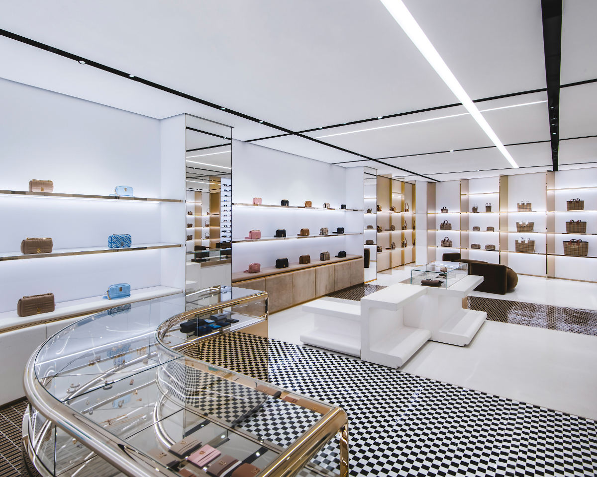 Burberry Reopens its Flagship Store on London’s New Bond Street – PAUSE ...