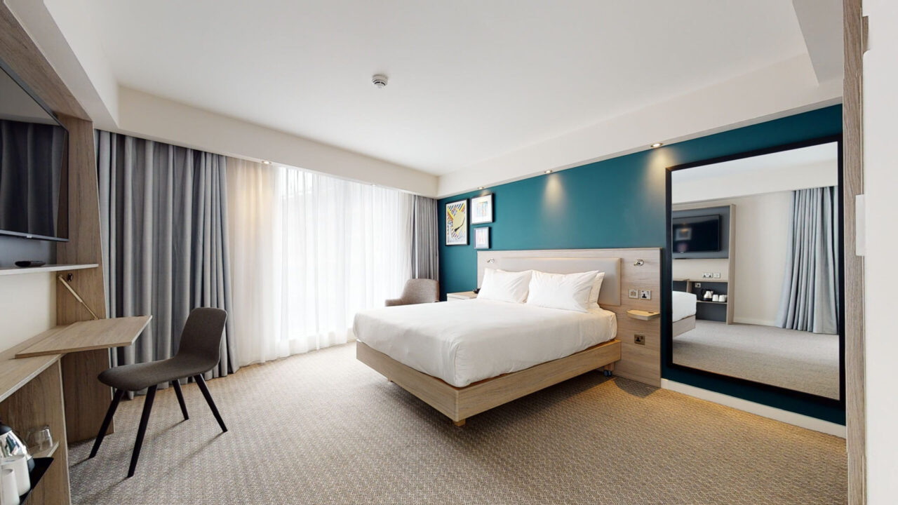 PAUSE Visits: Hampton by Hilton Manchester