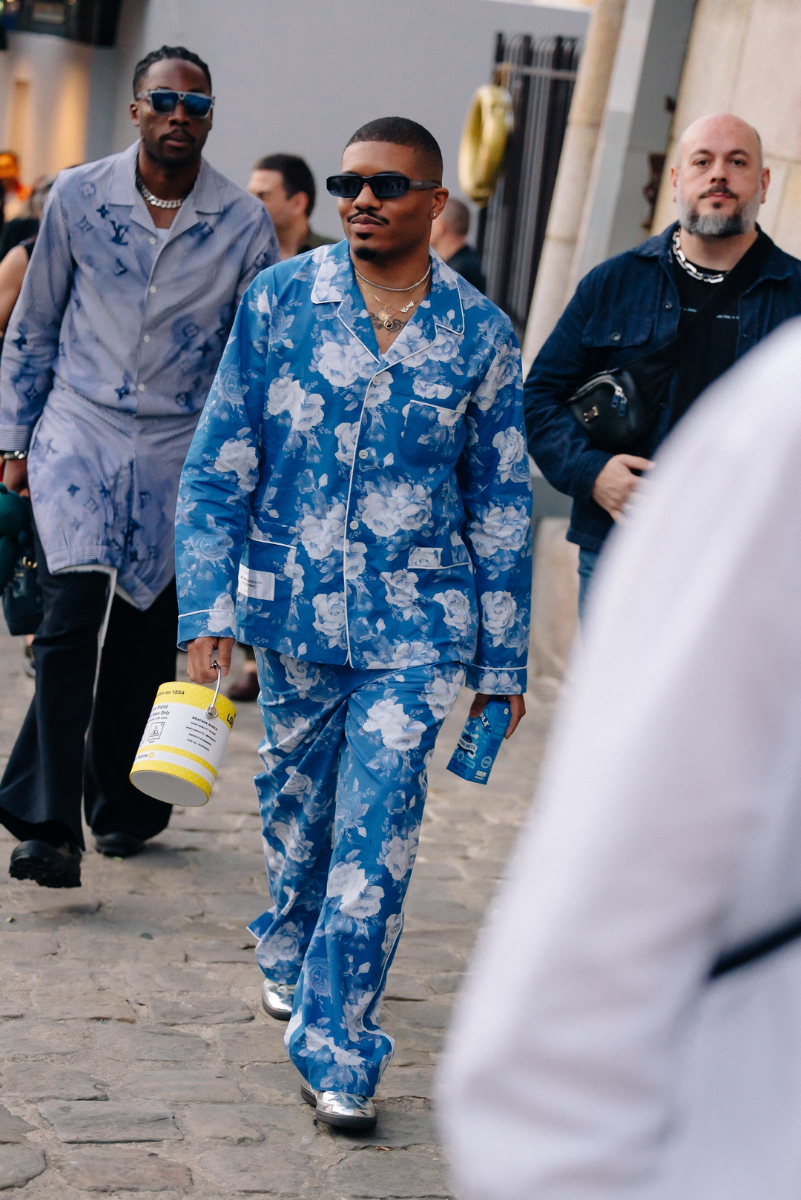 Street style, Sundy Jules arriving at Louis Vuitton Spring-Summer 2023  Menswear show, held at Louvre Cour Carree, Paris, France, on June 23, 2022.  Photo by Marie-Paola Bertrand-Hillion/ABACAPRESS.COM Stock Photo - Alamy