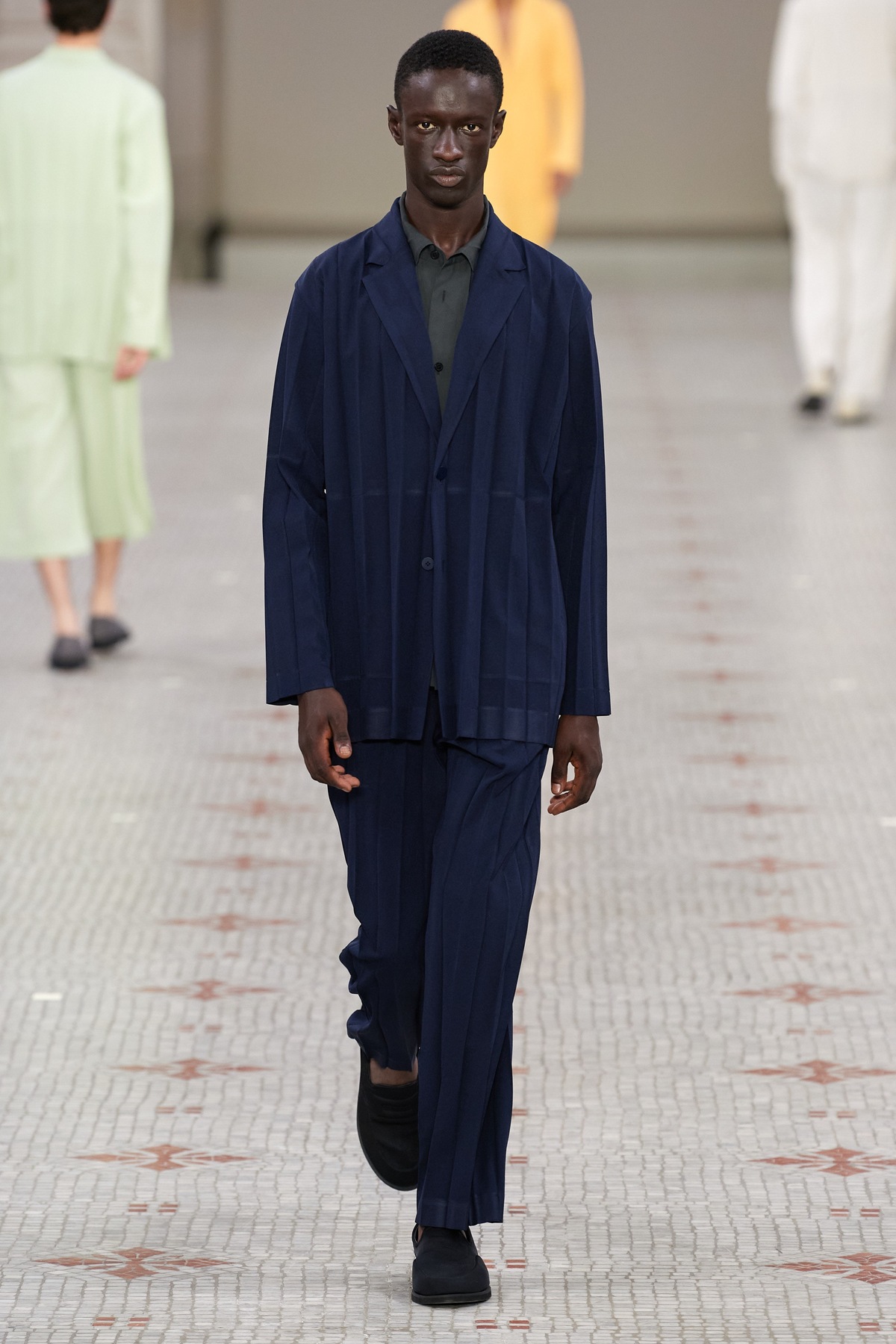 Homme Plissé Issey Miyake Men's Spring 2024 Lineup Played With Pleats – WWD