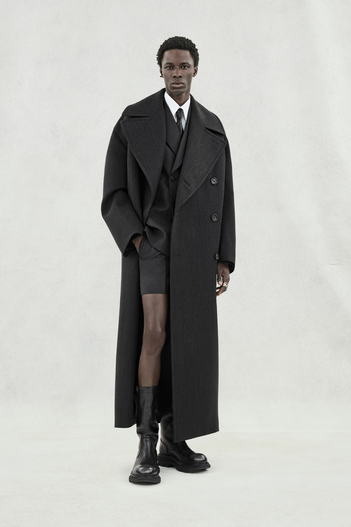 Alexander McQueen Pre-Spring/Summer 2024 Menswear Collection