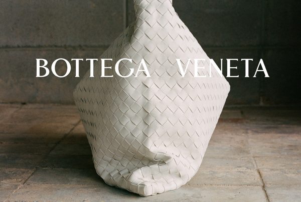 Bottega Veneta® Women's Small Hop in Siren. Shop online now.