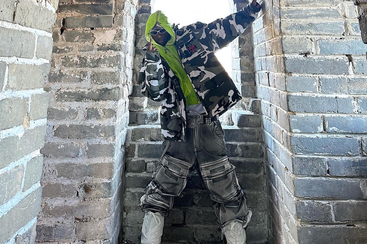 SPOTTED: Bloody Osiris Makes Himself Comfortable at The Great Wall of China Wearing Balenciaga & Murd333r.Fm × Alexander Digenova