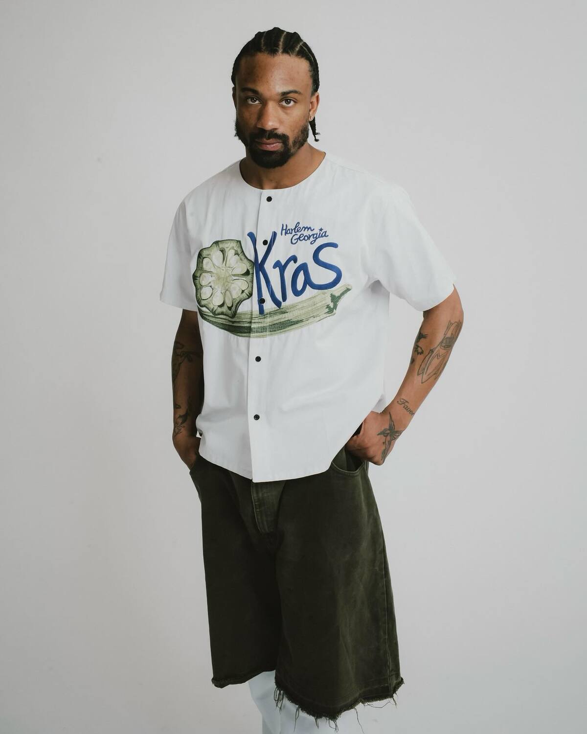 ◆Denim Tears◆ Kiss My Grits Tシャツ ブラック Denim Tears Unveil 'Kiss My Grits' SS24′ Collection ft