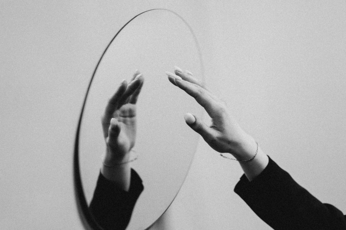 Fashion Meets Function: Mirrors That Make a Statement in Your Home