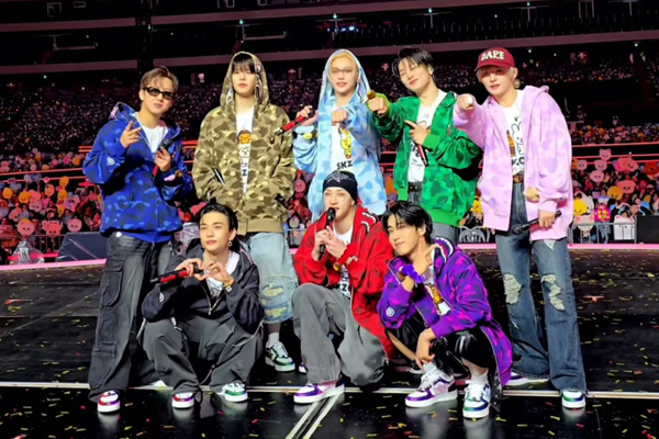 12. STRAY KIDS ALL MEMBERS (1)