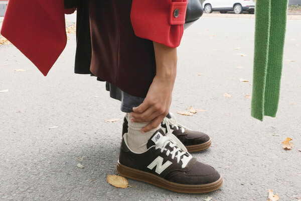 AURALEE x New Balance T500, Vintage Brown, which are launching this, 31st October (Europe_London) www.newbalance.co.uk(1) (1)
