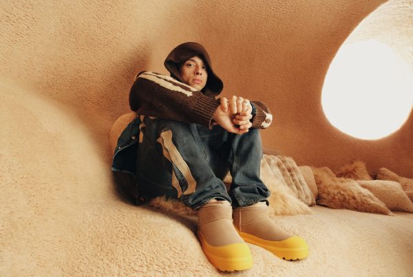 LARGE-AW25-ICONIC-FEELING-CENTRAL-CEE-M-CLASSIC-ULTRA-MINI-WEATHER-HYBRID-1174196-MMM-FL-H_2