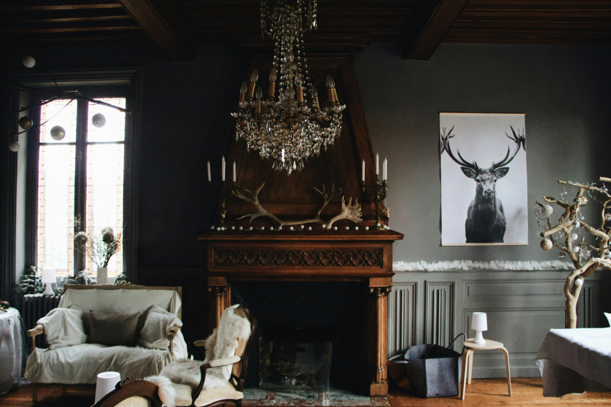Poetcore Is Taking Over Interiors: How To Incorporate This Romantic Aesthetic Into Modern Homes
